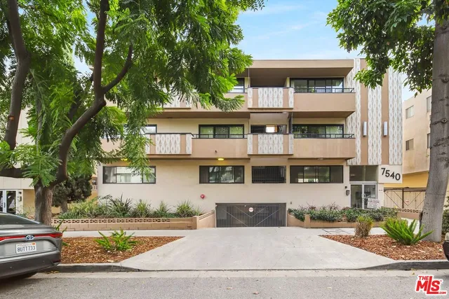 $2,900 | 7548 Hampton Avenue, Unit 205, West Hollywood, CA 90046