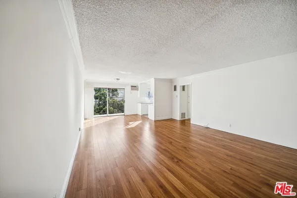 $2,650 | 7548 Hampton Avenue, Unit 205, West Hollywood, CA 90046