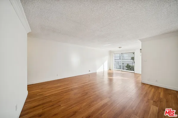 $2,650 | 7548 Hampton Avenue, Unit 205, West Hollywood, CA 90046
