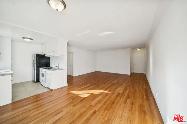 $2,650 | 7548 Hampton Avenue, Unit 205, West Hollywood, CA 90046