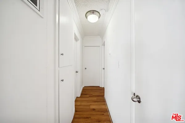 $2,650 | 7548 Hampton Avenue, Unit 205, West Hollywood, CA 90046