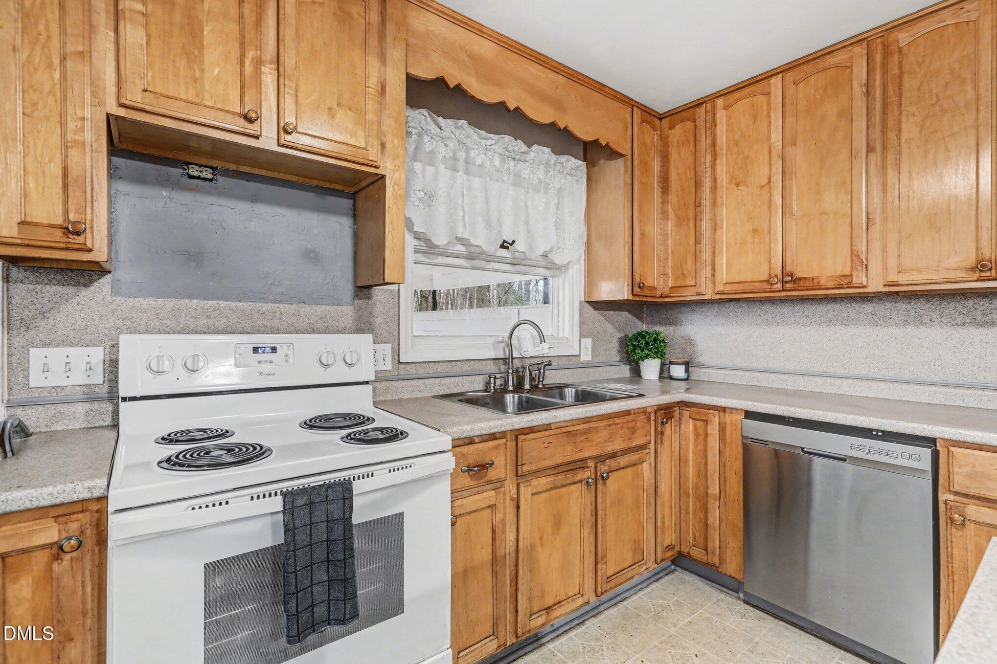 3719 Old Chapel Hill Road Durham, NC 27707 - Photo 6 of 33 Kitchen