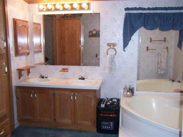 275 S West W County Road Larwill, IN 46701 - Photo 13 of 16 Gallery Image 13