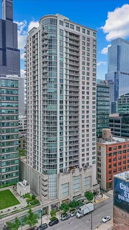 $449,500 | 125 South Jefferson Street, Unit 907, Chicago, IL 60661