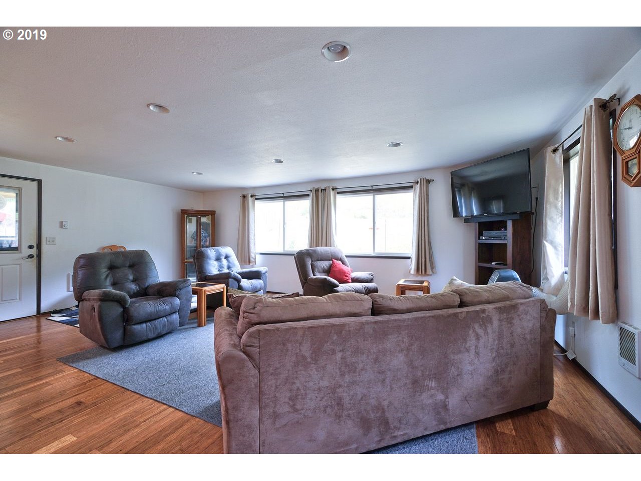 29081 Thistle Hill Road Rainier, OR 97048 - Photo 10 of 32 a living room with furniture and a window