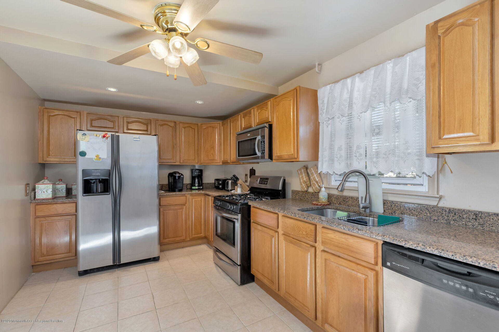 106 Stone Road Hazlet, NJ 07730 - Photo 6 of 22 013-1920x1280-photo