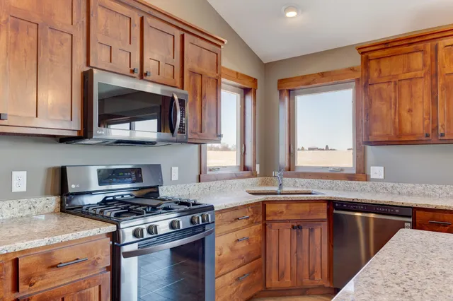 $404,900 | 1902 Mink Way, New Richmond, WI 54017