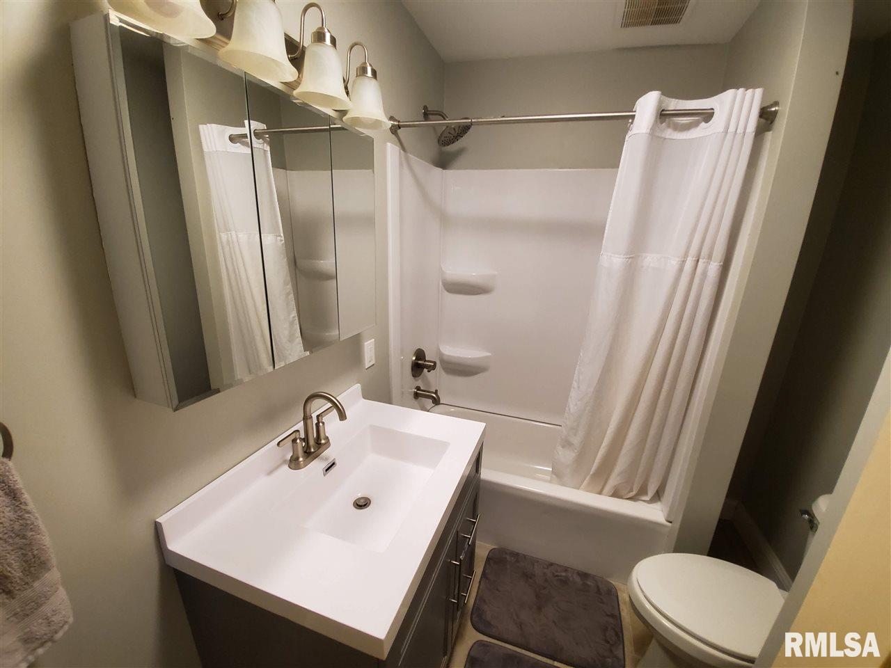 514 Fischer Road Creve Coeur, IL 61610 - Photo 15 of 23 Gallery Image 15