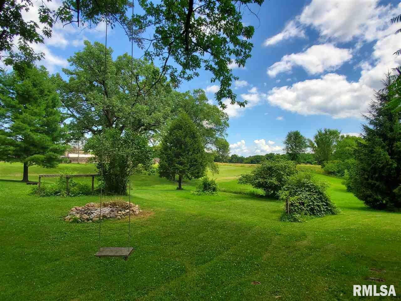 514 Fischer Road Creve Coeur, IL 61610 - Photo 2 of 23 Gallery Image 2