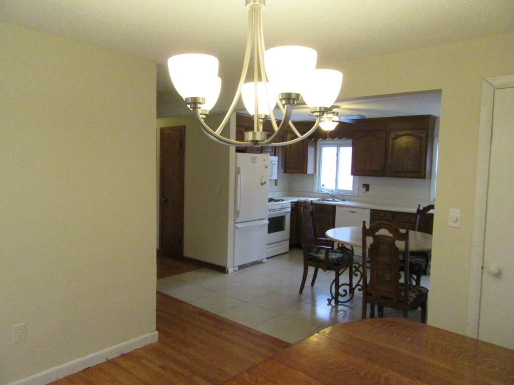 178 Redlands Street Springfield, MA 01104 - Photo 20 of 23 a view of a livingroom with furniture
