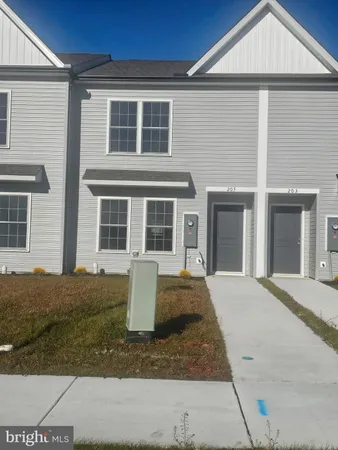 $1,975 | 205 Fairfax Lane, Dover, DE 19901