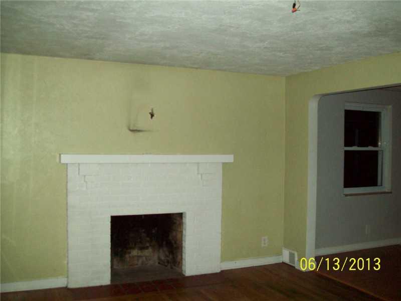 116 Hazel Road Penn Hills, PA 15235 - Photo 3 of 10 Living Room.