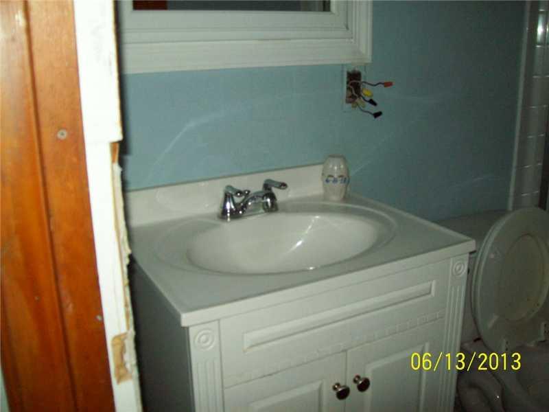 116 Hazel Road Penn Hills, PA 15235 - Photo 9 of 10 Full Bath.