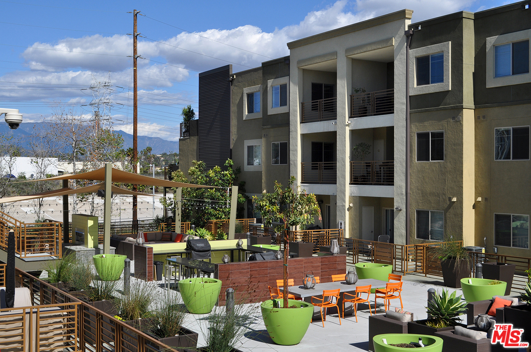 2970 Ripple Place, Unit 101 Los Angeles, CA 90039 - Photo 17 of 24