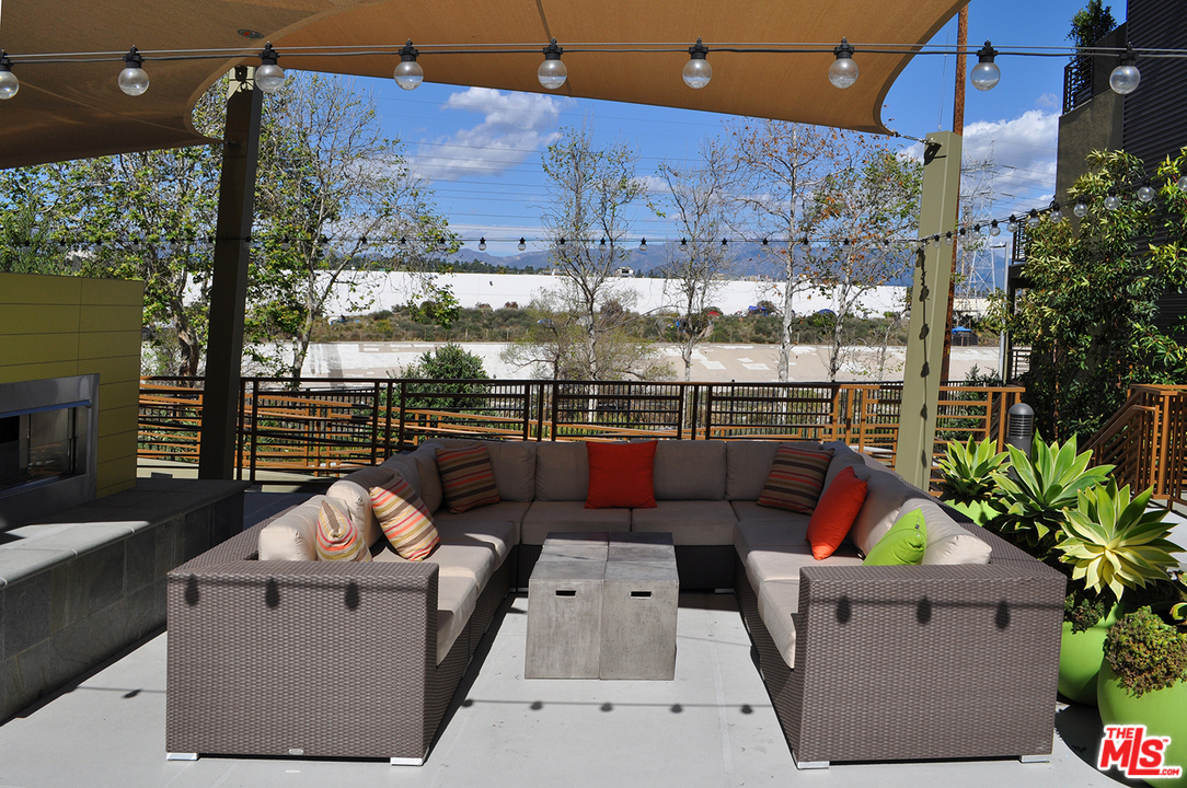 2970 Ripple Place, Unit 101 Los Angeles, CA 90039 - Photo 19 of 24