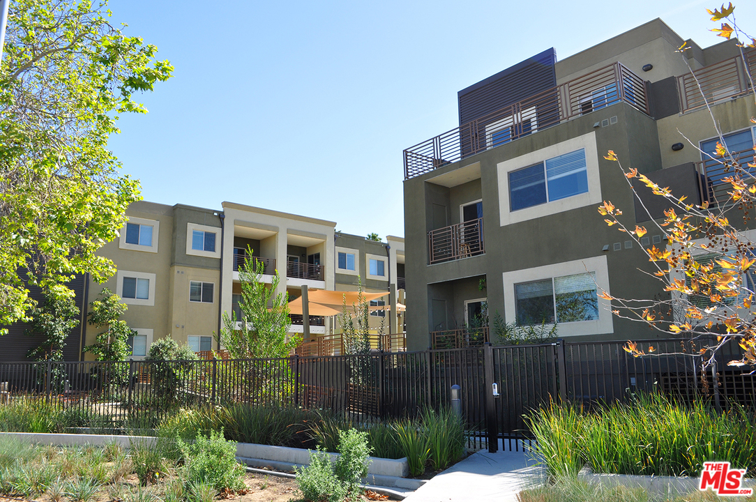 2970 Ripple Place, Unit 101 Los Angeles, CA 90039 - Photo 21 of 24