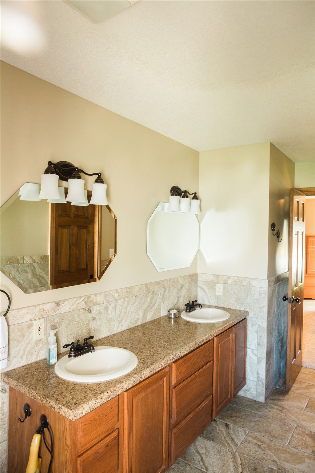 413 Ridge Court Ossian, IN 46777 - Photo 17 of 35 Gallery Image 17