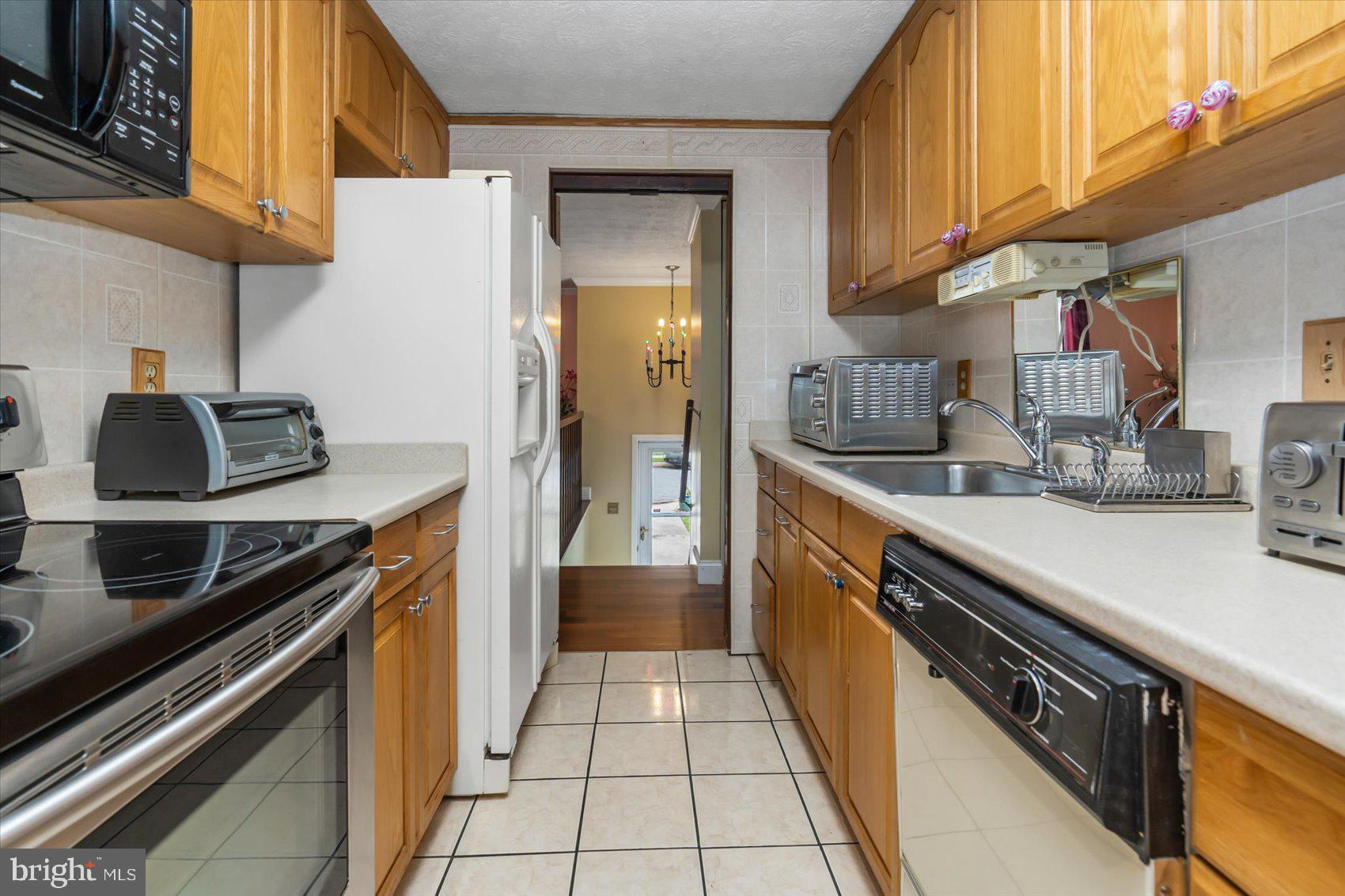 8524 Woodfall Road Nottingham, MD 21236 - Photo 11 of 39 Kitchen