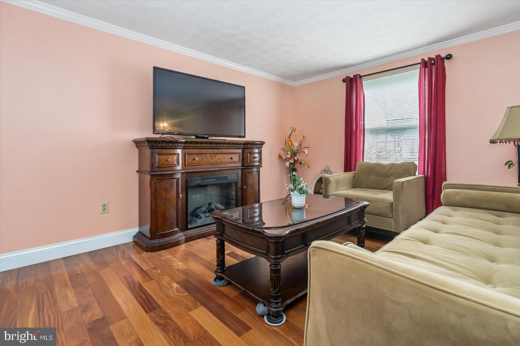 8524 Woodfall Road Nottingham, MD 21236 - Photo 6 of 39 Living Room