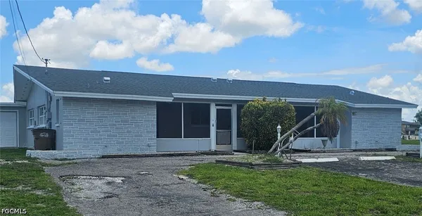 $895 | 3810 Southeast 12th Avenue, Unit 1, Cape Coral, FL 33904