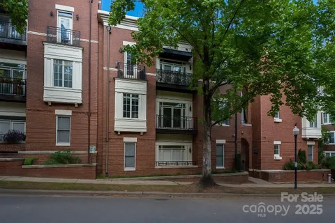 a building that has a lots of windows