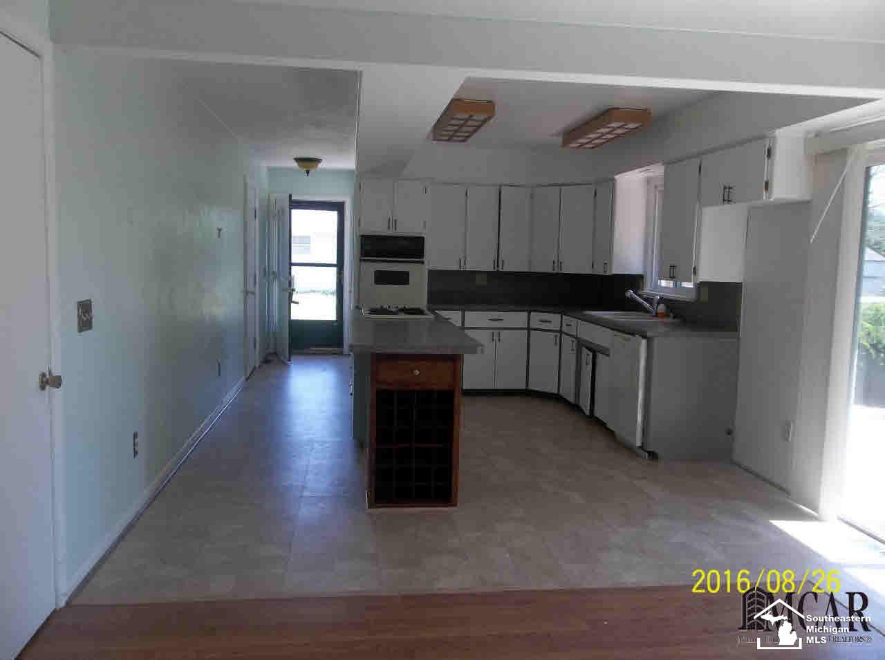 12477 West Albain Road Ida, MI 48140 - Photo 4 of 8 21208598-3.JPG
