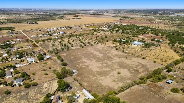 $530,000 | 1513 Graef Road, Kyle, TX 78640