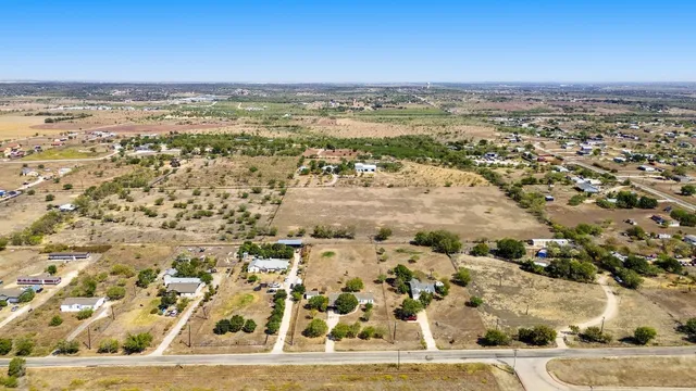 $530,000 | 1513 Graef Road, Kyle, TX 78640