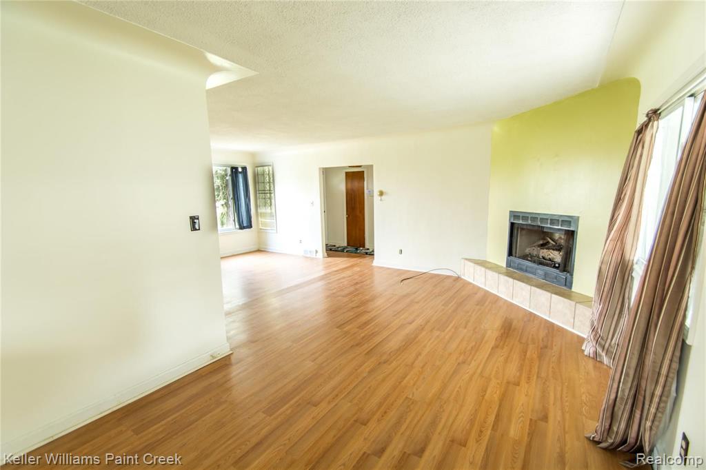 38735 Ecorse Road Romulus, MI 48174 - Photo 5 of 21