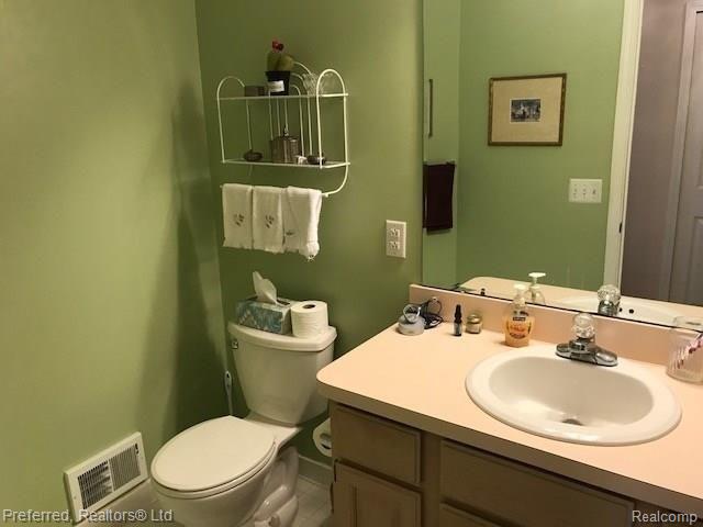 23037 Farmington Road, Unit 34 Farmington, MI 48336 - Photo 18 of 27