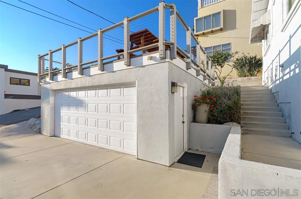 226 3rd Street Encinitas, CA 92024 - Photo 18 of 23 Gallery Image 18