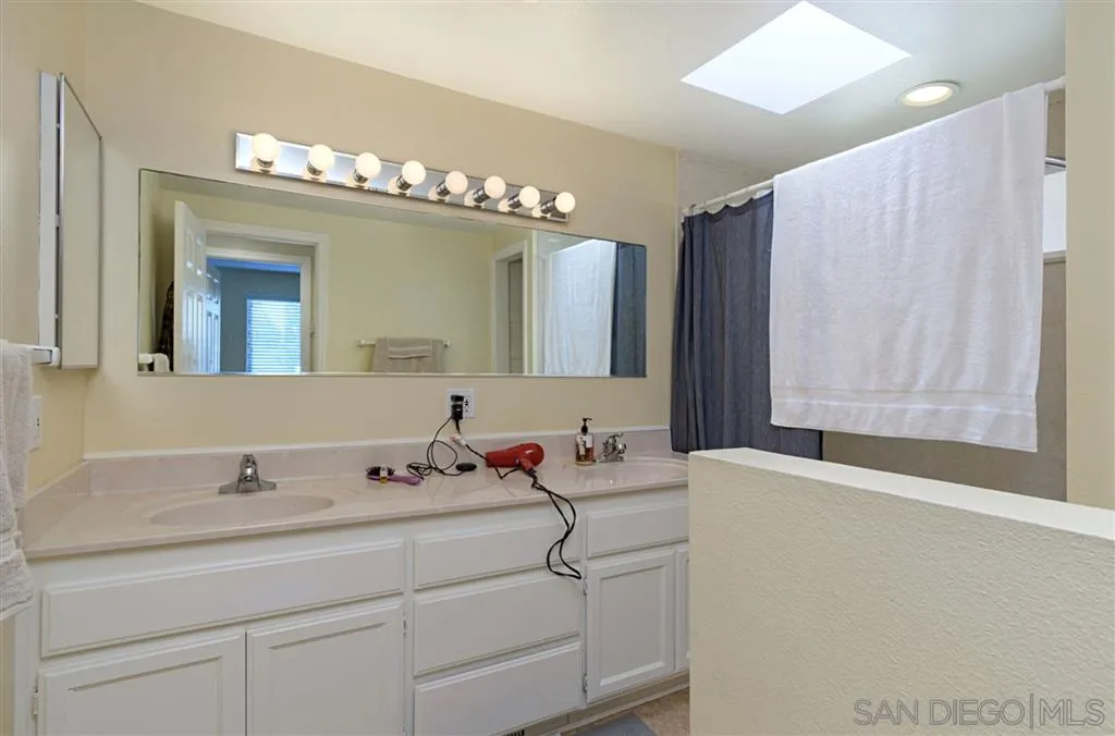 226 3rd Street Encinitas, CA 92024 - Photo 10 of 23 Gallery Image 10