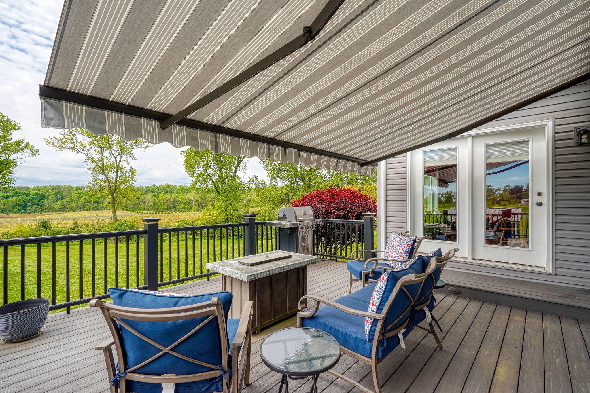 6223 Wilson Road Northwest Lancaster, OH 43130 - Photo 93 of 111 Custom awning provides shade
