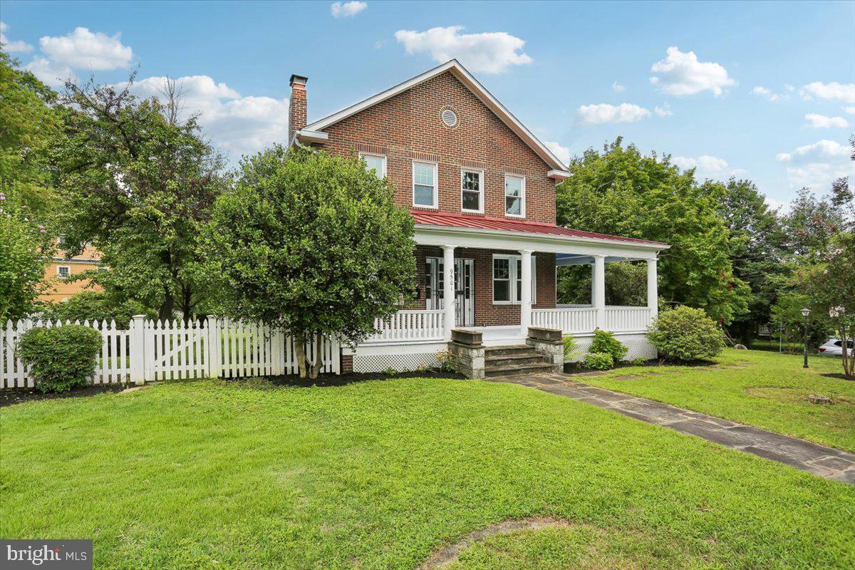 9501 Colesville Road Silver Spring, MD 20901 - Photo 57 of 71 Brick Colonial