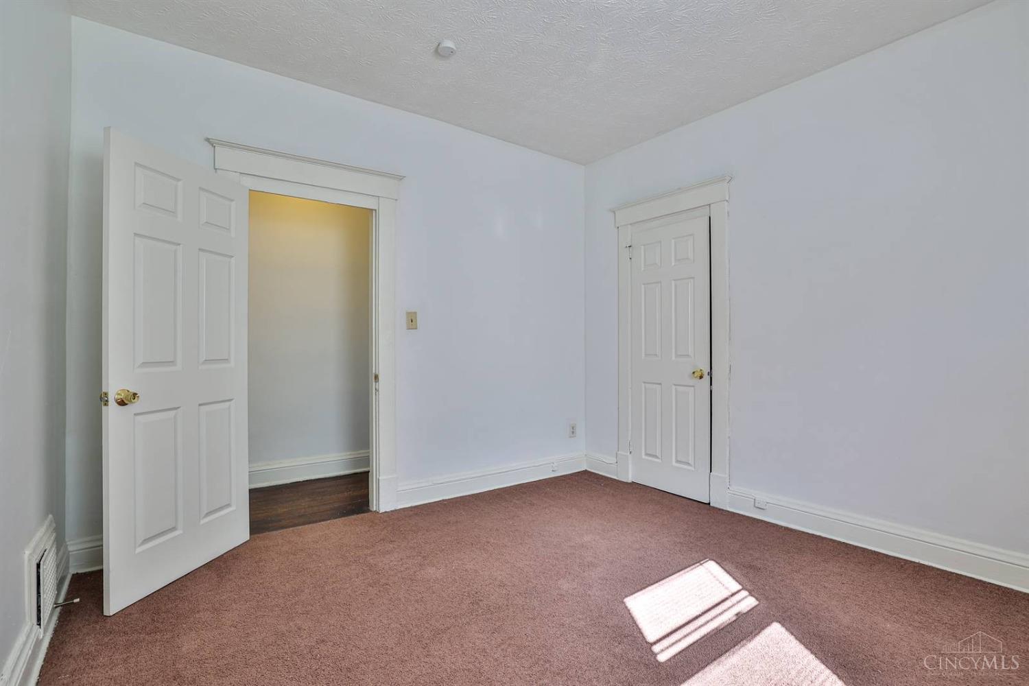 3735 Reading Road Cincinnati, OH 45229 - Photo 21 of 27 Gallery Image 21