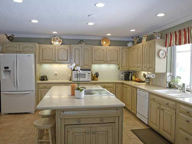 17041 Southwest 49th Street Southwest Ranches, FL 33331 - Photo 16 of 24 Kitchen