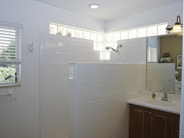 17041 Southwest 49th Street Southwest Ranches, FL 33331 - Photo 21 of 24 Master Bath/Spa