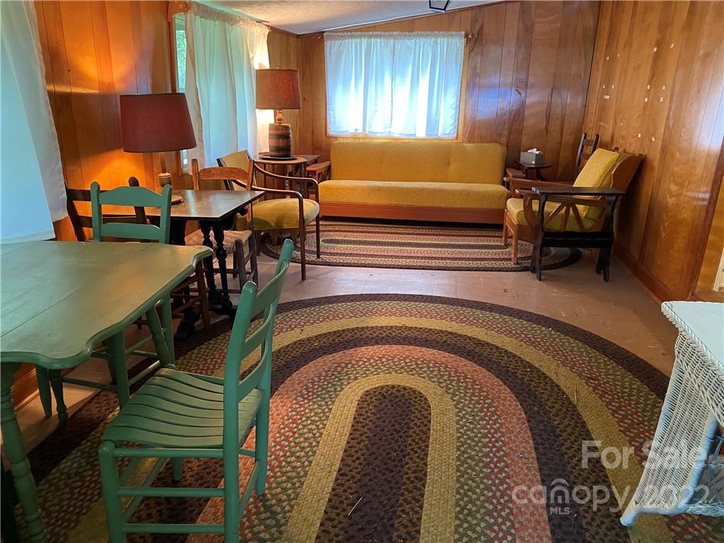 8247 Joe Poore Road Newland, NC 28657 - Photo 12 of 27 Gallery Image 12