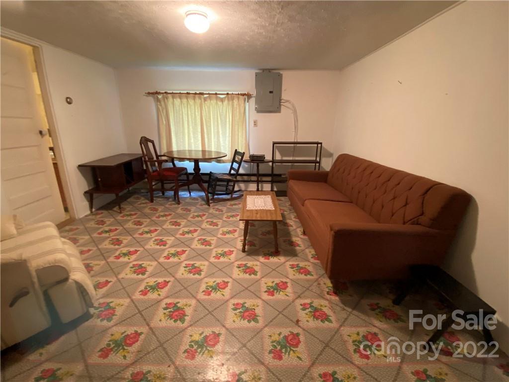 8247 Joe Poore Road Newland, NC 28657 - Photo 13 of 27 Gallery Image 13