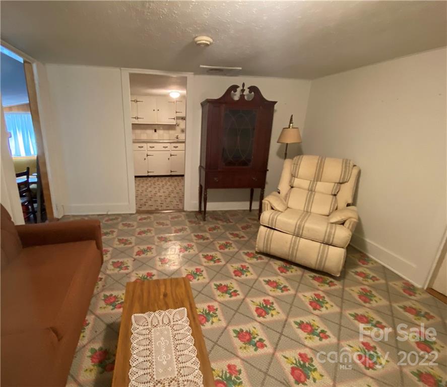 8247 Joe Poore Road Newland, NC 28657 - Photo 15 of 27 Gallery Image 15