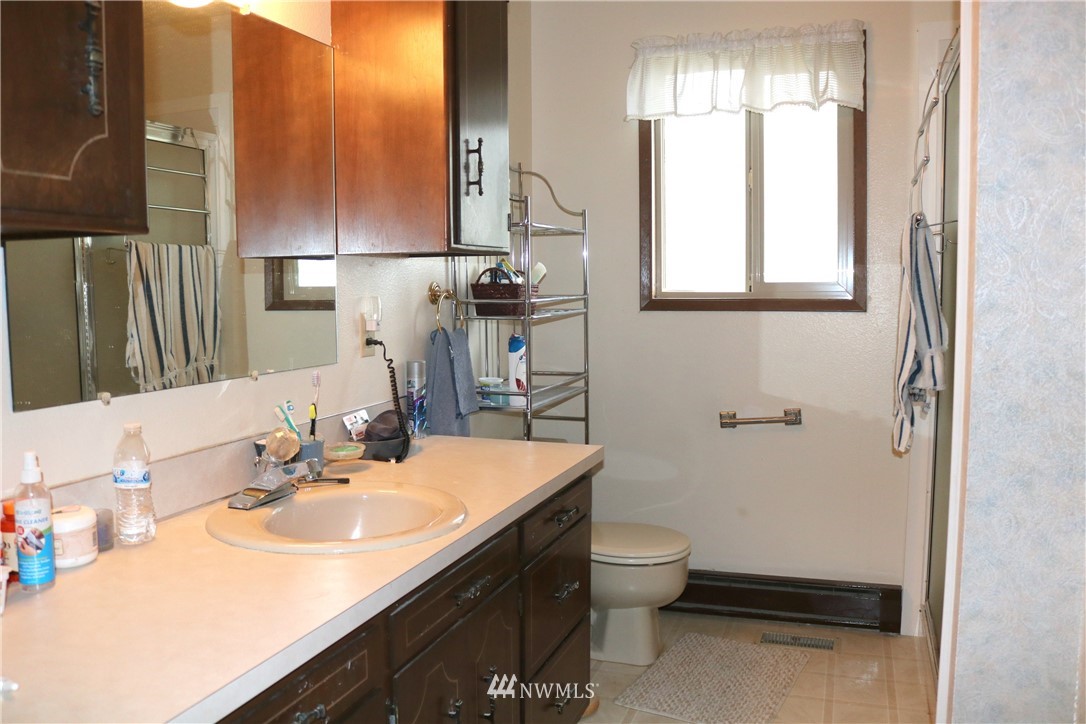 8385 Berthusen Road Lynden, WA 98264 - Photo 10 of 25 Gallery Image 10
