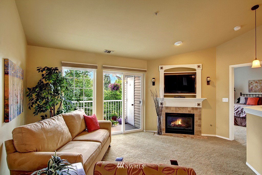 12109 Northeast 171st Place, Unit B303 Bothell, WA 98011 - Photo 4 of 20 Gallery Image 4