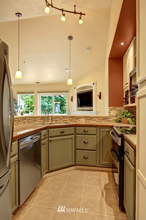 12109 Northeast 171st Place, Unit B303 Bothell, WA 98011 - Photo 10 of 20 Gallery Image 10