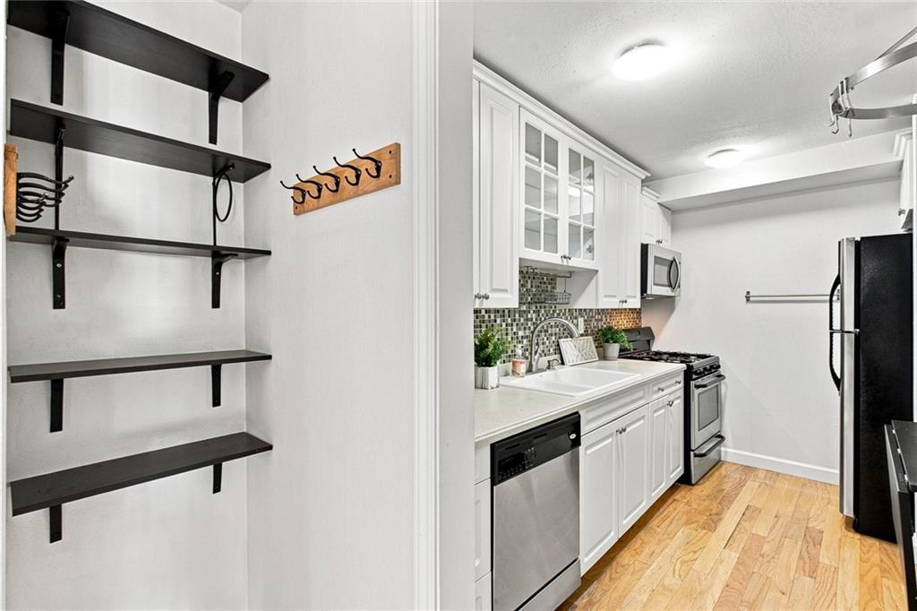 395 Pharr Road Northeast, Unit 208 Atlanta, GA 30305 - Photo 10 of 32 Gallery Image 10