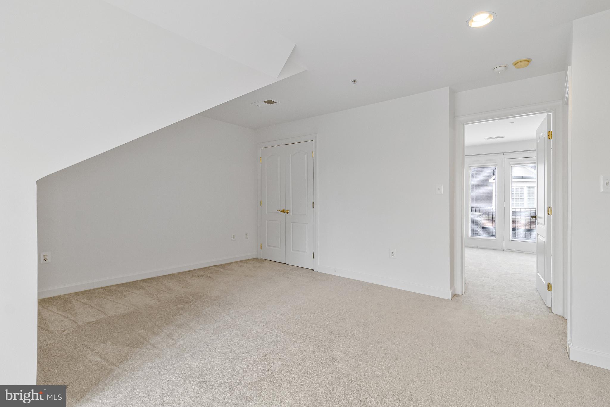 1646 Colonial Hills Drive McLean, VA 22102 - Photo 28 of 39 a view of an empty room