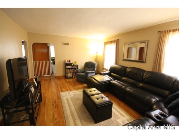 2216 South 10th Street Springfield, IL 62703 - Photo 5 of 24