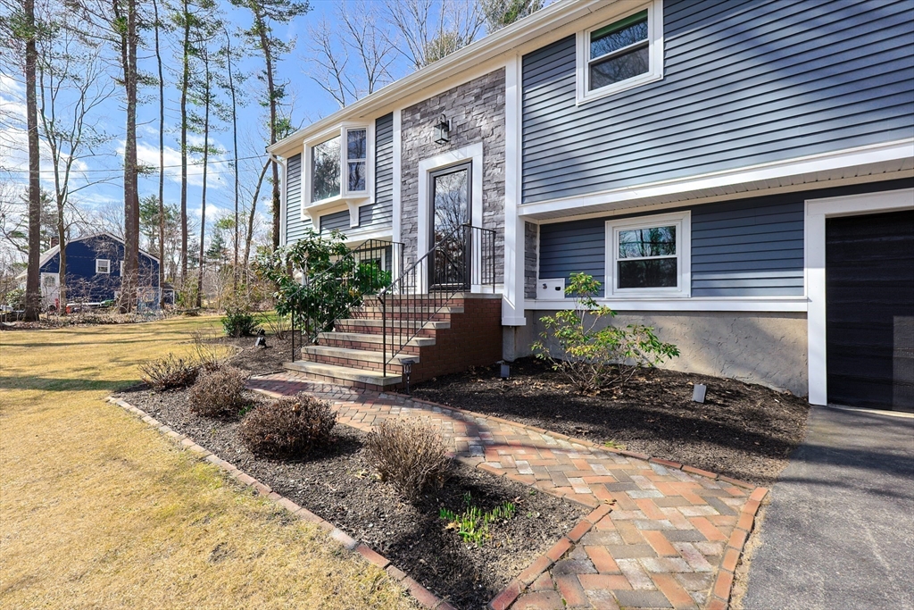65 Ashtead Road Bridgewater, MA 02324 - Photo 2 of 40