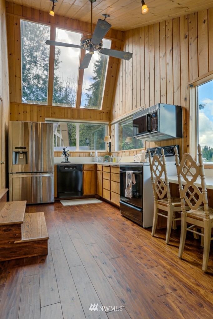 24217 South Lake Roesiger Road Snohomish, WA 98290 - Photo 12 of 22