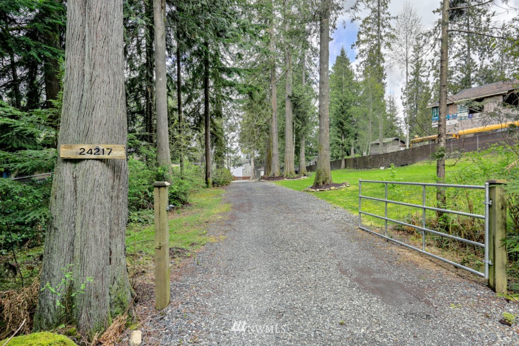 24217 South Lake Roesiger Road Snohomish, WA 98290 - Photo 19 of 22