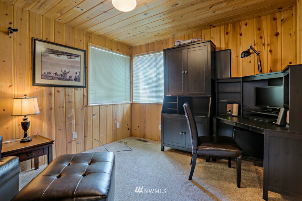 24217 South Lake Roesiger Road Snohomish, WA 98290 - Photo 10 of 22